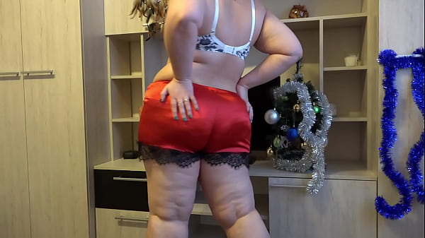 Image Christmas anal-vaginal masturbation. Curvy milf shakes her big ass, gives herself double penetration. Amateur. PAWG. BBW.