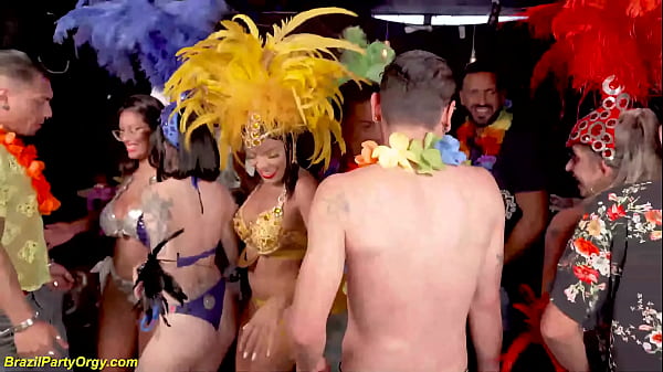 Image extreme carnaval DP squirting party orgy
