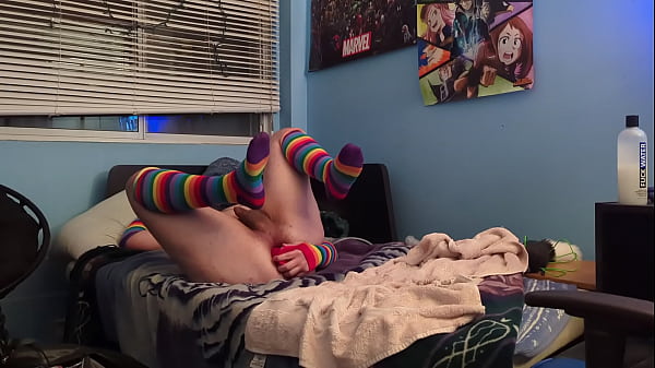 Image submissive poppy takes in a big Dolto bad dragon