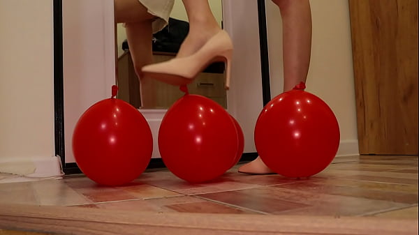 Image Heels crush balloons Crushing heels