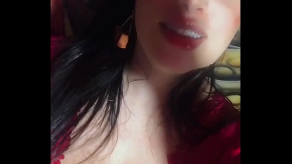 Image Troquei o piercing da buceta e dei para o tatuador