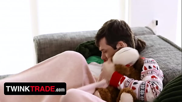 Image BFFS Dakota And Danny Stay On The Couch On Christmas Eve Expecting To See Santa &Their Gifts Tonight