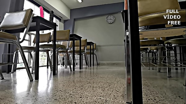 Image Cuando las clases terminan el placer apenas empieza, ANAL DILDO AFTER SCHOOL