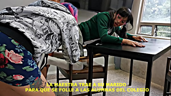 Image La maestra invita a su esposo a la escuela para que se folle a las alumnas que &eacute_l quiera, nos empina y nos da una rica follada