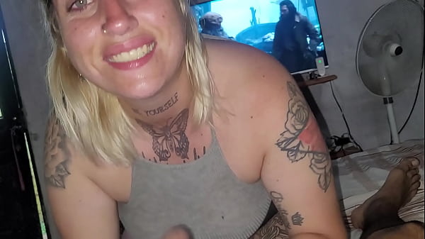 Image Blanquita recibe mucha leche en la cara