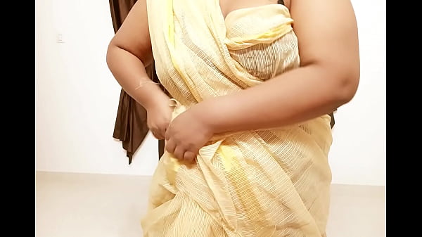 Image Chubby asian aunty showing boobs