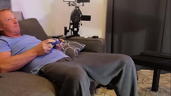 Image Annie Archer sucks gamer cock
