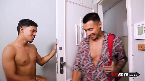 Image Novinho dando pro gringo gostoso