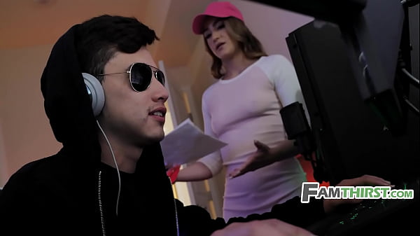 Image Gobbling Gamer Cock (Stepsis) - Kenzie Madison, Juan Loco
