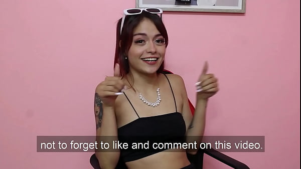Image OMG! blonde girl places the vibrator in her pussy until she reaches orgasm