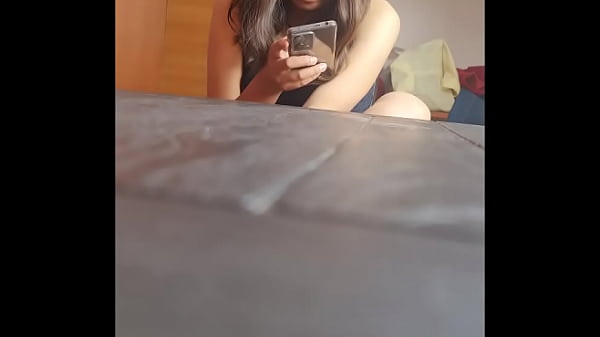 Image Upskirt universitaria argentina Nataly de la UBA con hilo