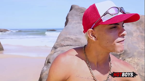 Image Mega orgia dos novinhos na praia!