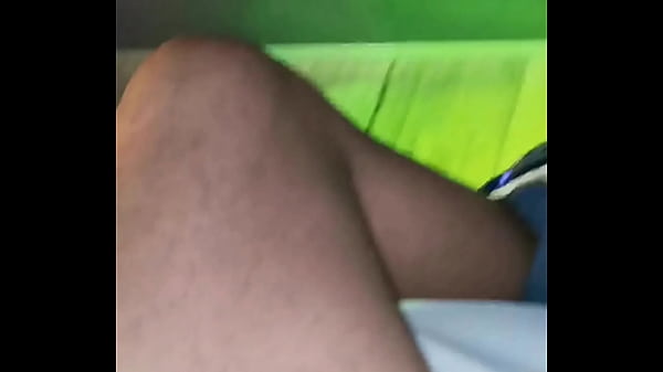 Image Una milf troia si fa la lampada nel solarium senza reggiseno gli metto il mio cazzo duro davanti e si fa scopare