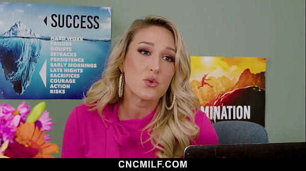 Image Freeuse Milf Boss Is Determined that Her Employee Perform Well at Work - Cncmilf