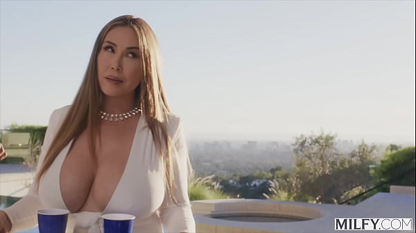 Image MILFY Cock-hungry curvy goddess Kianna gets blowbanged