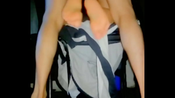 Image Cuando estoy sola en casa mi vecino aprovecha para darme verga que me encanta, final me vengo a chorros | Final Squirt Orgasmo