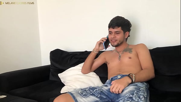 Image mi hermanastra me saca la leche mientras hablo por telefono - polla grande - en espa&ntilde_ol