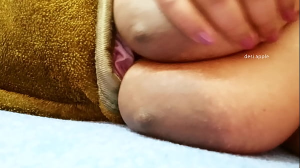 Image Desi sexy aunty showing boobs