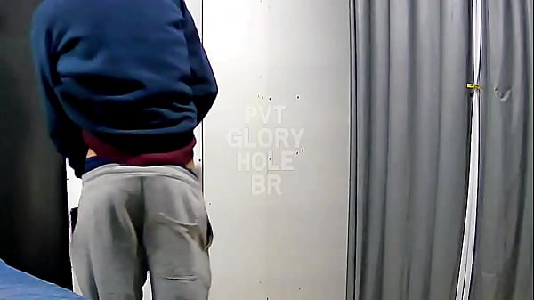 Image Motoboy hetero t&iacute_mido do pau uncut delicioso veio gozar no GH e quase n&atilde_o conseguiu... Por&eacute_m n&atilde_o desisti e consegui tirar muito leite dele!!! (COMPLETO NO RED)