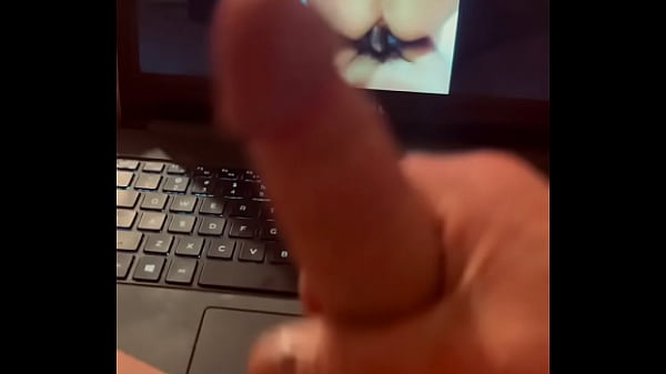 Image Jerking to Asubmissa Official&lsquo_s Amazing Ass!