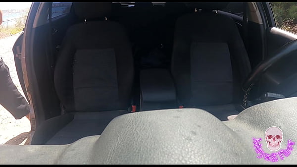 Image Tetona folla extra&ntilde_o que se une mientras se masturba en el  coche ENCUENTRO FUGAZ
