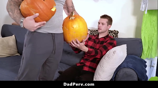 Image Stepson Getting a Special Surprise from His Stepdaddy - Dadperv