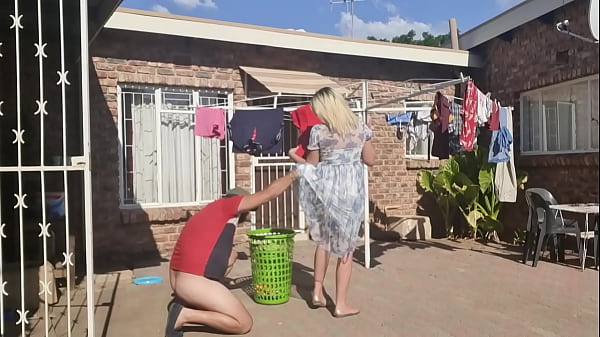 Image Outdoor fucking while taking off the laundry