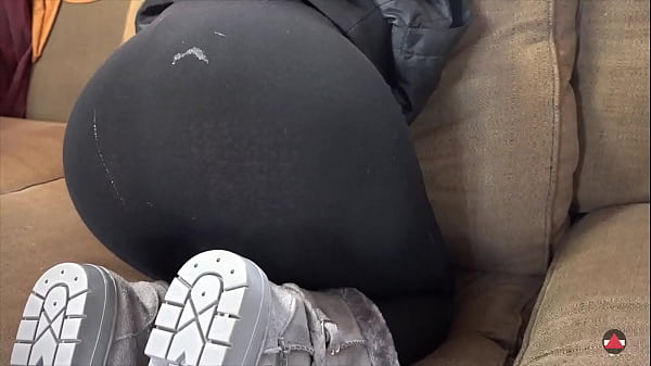 Image She let me pre-cum on her tights