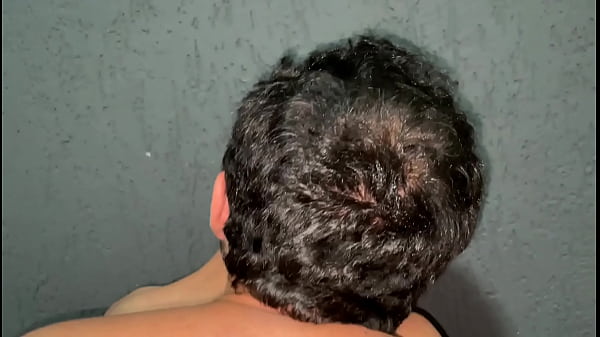 Image Maduro experimentando uma pica grossa e aguantando at&eacute_ os ovos