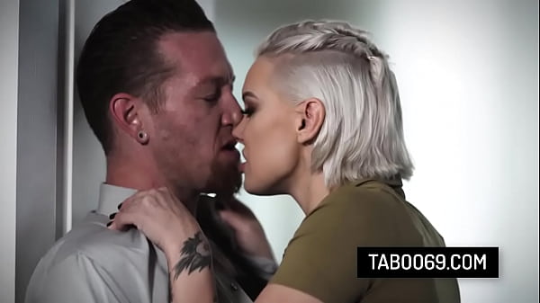 Image Prison warden Kenzie Taylor fucks with ex-convict