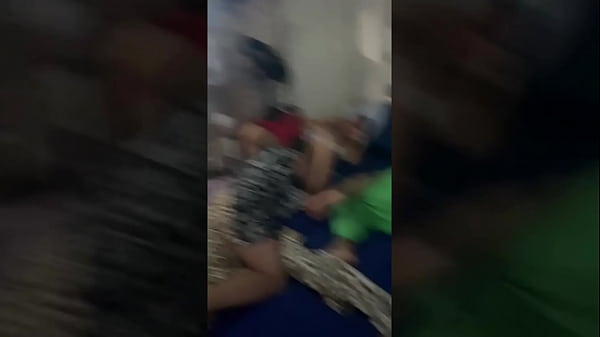 Image Suruba na casa de amigos dois homens para tr&ecirc_s mulheres