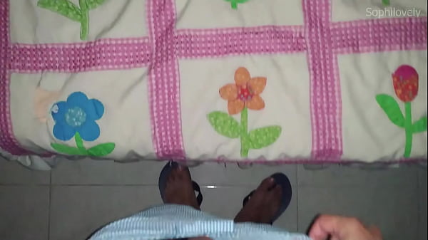 Image Perfecto Co&ntilde_o estrecho con bragas rosadas recibe gran polla en Video porno casero HD
