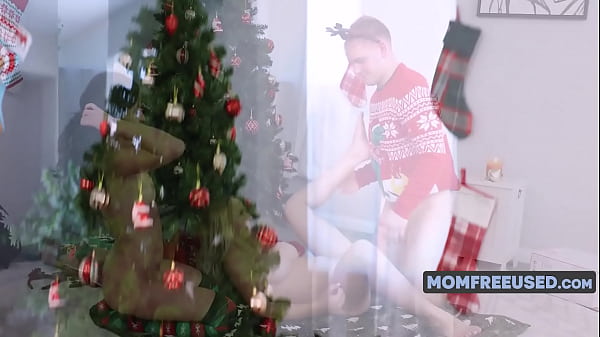 Image Women Of The Family Give Their Pussy As Christmas Gift (Freeuse)