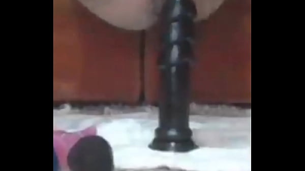 Image SENTANDO NO CONSOLO GRANDE E GROSSA ATE VIRA UMA ROSA O CU