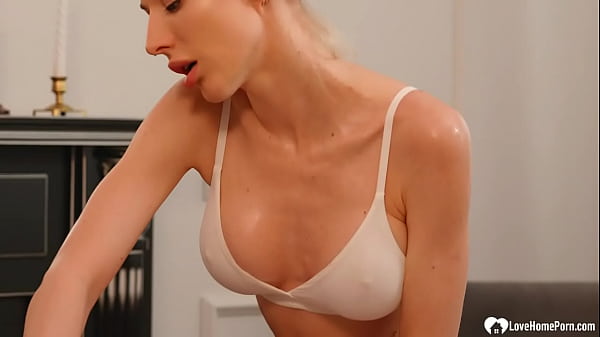 Image Masseuse ends up pleasuring my raging boner