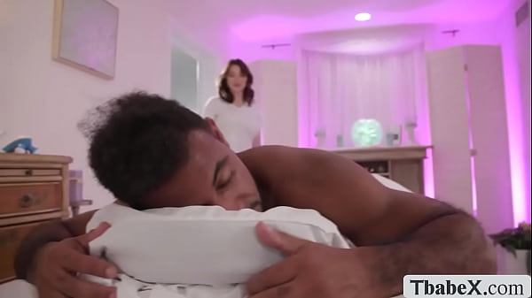 Image Black customer gets free blowjob after the massage