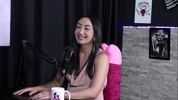 Image Tem muita vontade de fazer a DP Vaginal s&oacute_ com negros, e o tamanho do pau que ela prefere &eacute_... - Edna Samara (SHEER/RED)