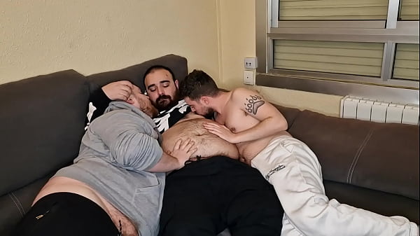 Image Tres osos peludos se chupan las pollas (Teaser)