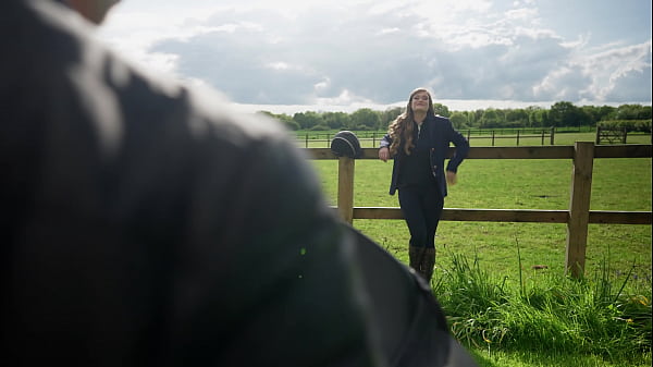 Image Private.com - Honour May Rides at the Stable