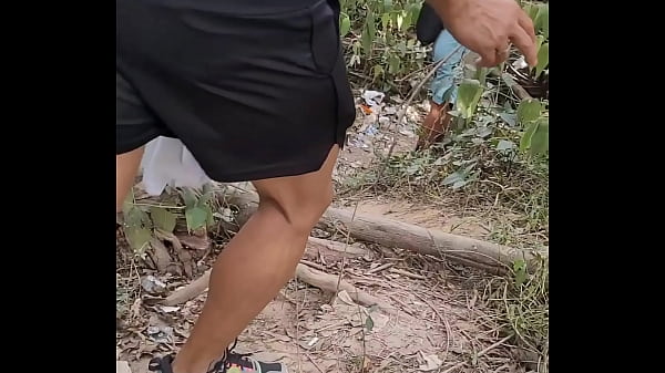 Image MINHA BUNDA SENDO FOFIDA POR CASAL DE HOMENS NO PARQUE