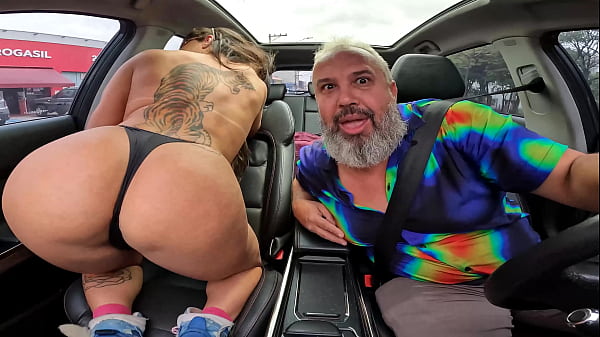 Image Marombada entra pelada no carro - Thais Santos