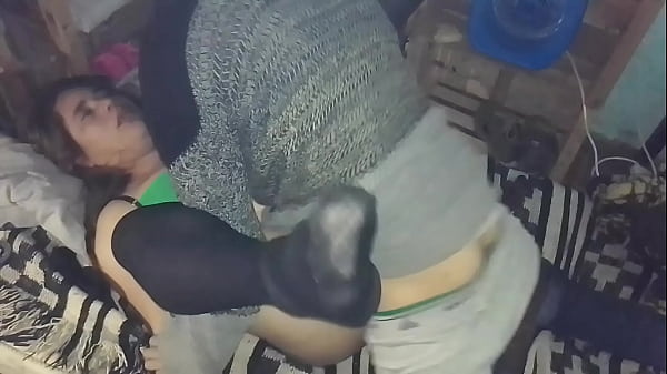 Image La puta de mi novia me pide que cogamos de misionero grabamos con el celular