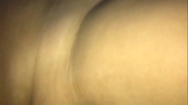 Image Tirou do cu da novinha e deu uma farta gozada