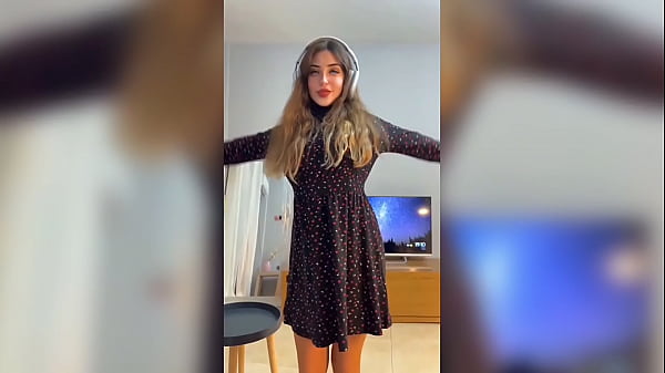 Image Increible como folla esta chica mientras escucha musica , su co&ntilde_o aprieta mi polla y tiene un orgasmo , hablando en espa&ntilde_ol