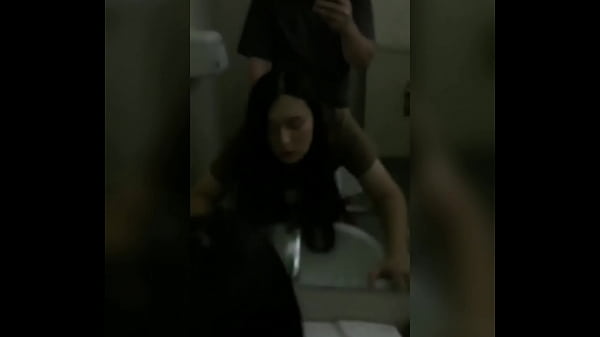 Image Yahui fucked by random guy in public toilet