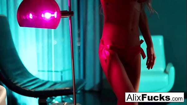 Image Busty Alix takes a hot bath with a butt plug