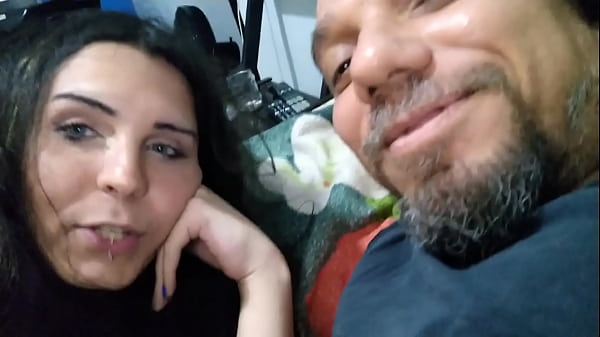Image CHUPEI O CU DO PAI DA MINHA AMIGA E DEPOIS MAMEI ELE ENQUANTO ELA ESTAVA DISTRAIDA - ALICE HAEL