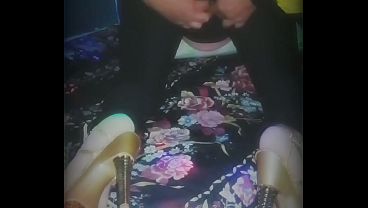 Image Sharon esposa caliente de 40 a&ntilde_os trabaja como recepcionista en una cl&iacute_nica cerca del metro San Joaqu&iacute_n siempre llega ansiosa de trabajar para vestirse como Puta y su marido solo le mame el culo