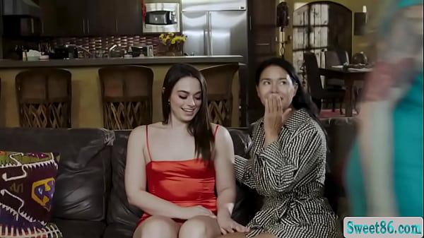 Image Milf Dana wants some fresh and young pussy