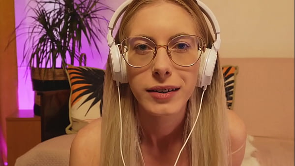 Image Sexy voice tell you to touch the dick - Nikki Gia
